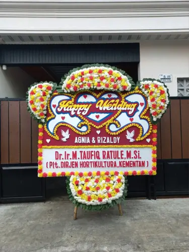 Papan Bunga Pernikahan batusari